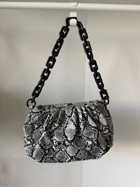Snake-Print Shoulder Bag with Chunky Chain-like Strap - Black & White